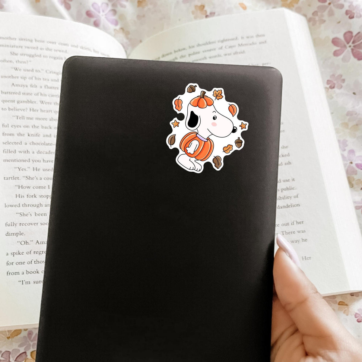 Snoopy Pumpkin Sticker / Halloween Beagle Gift / Cute Dog Lover Gift / Fall Dog Decal / Spooky Beagle / Autumn Cartoon Dog Gift / Pumpkin