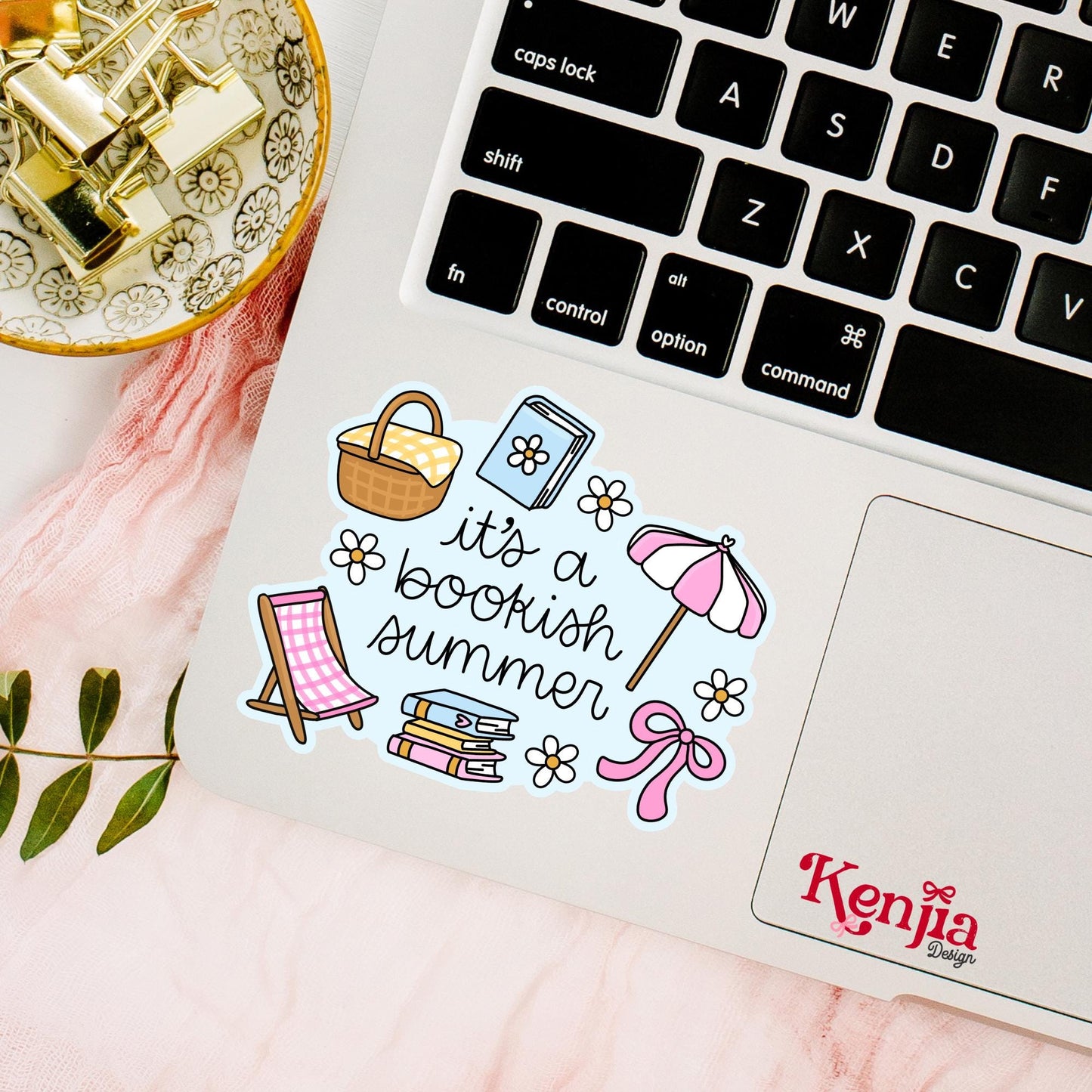 Its a Bookish Summer Sticker / Summer Reading Sticker / Book Lover Decal / Cute Reader Gift / Beach Book Sticker
