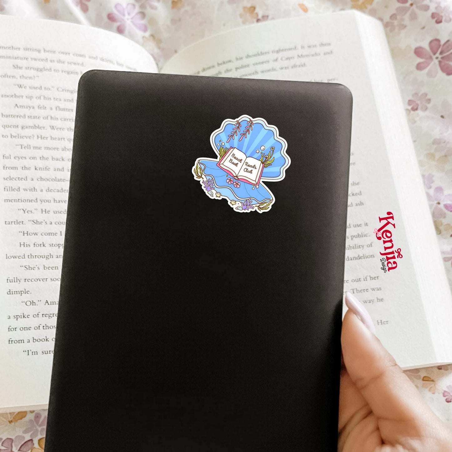 Beach Reads Club Sticker / Cute Bookish Seashell Decal / Summer Reading Sticker / Kindle Sticker / Book Lover Gift
