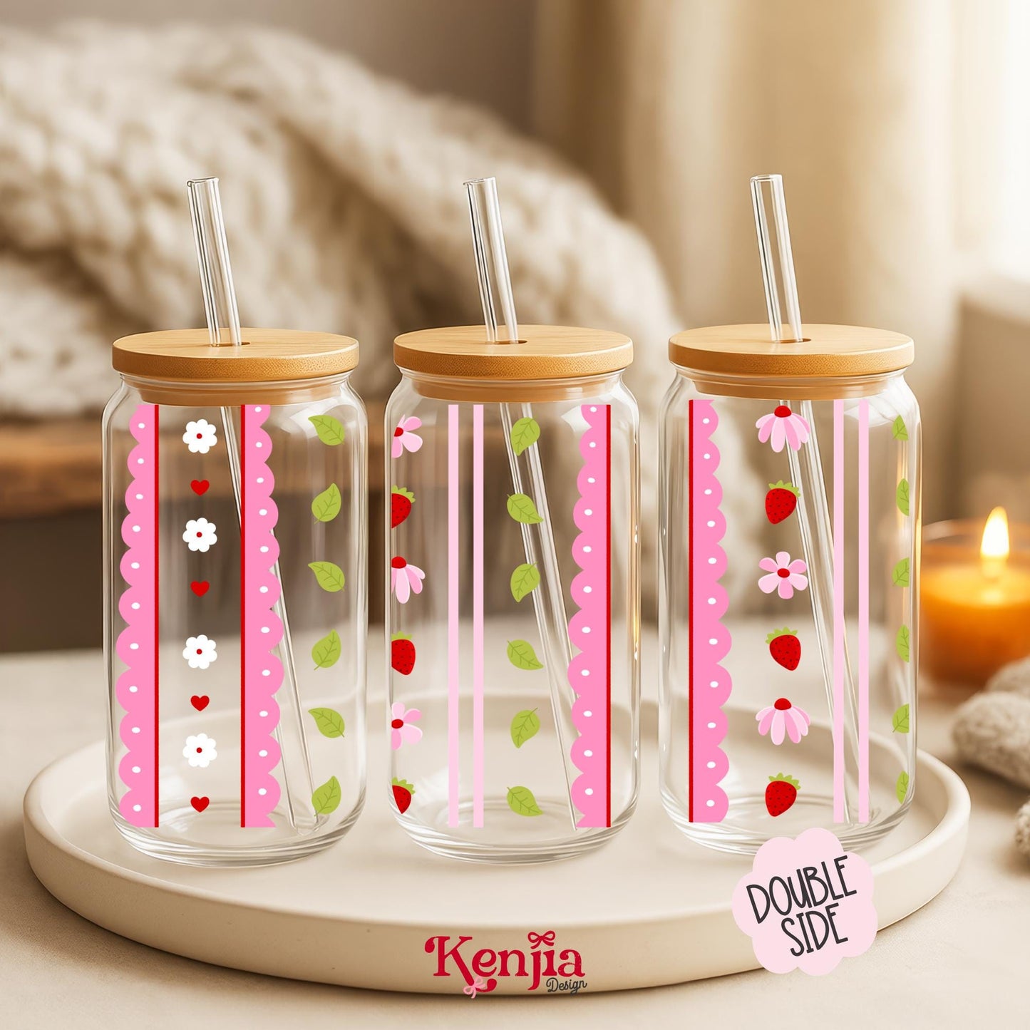 Strawberry and Flowers 16 OZ Glass Can With Lid & Straw / Water Bottle / UV Dtf Libbey Wrap Transfert / Iced Coffee Aesthetic Girly Floral
