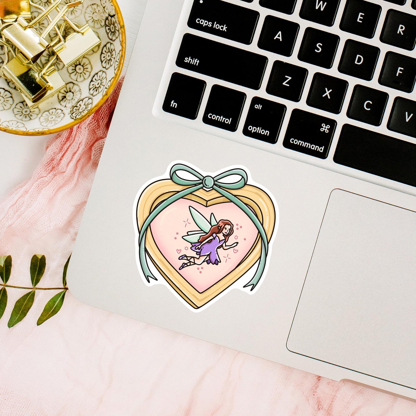 Purple Heart Locket Sticker / Fairy Tale Gift / Fantasy Bookish Decal / Magical Book Lover / Romantic Reading / Girly Aesthetic
